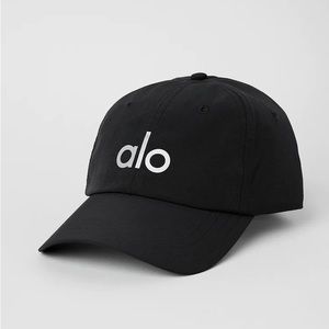 NWT Alo Yoga Performance Off-Duty Cap
